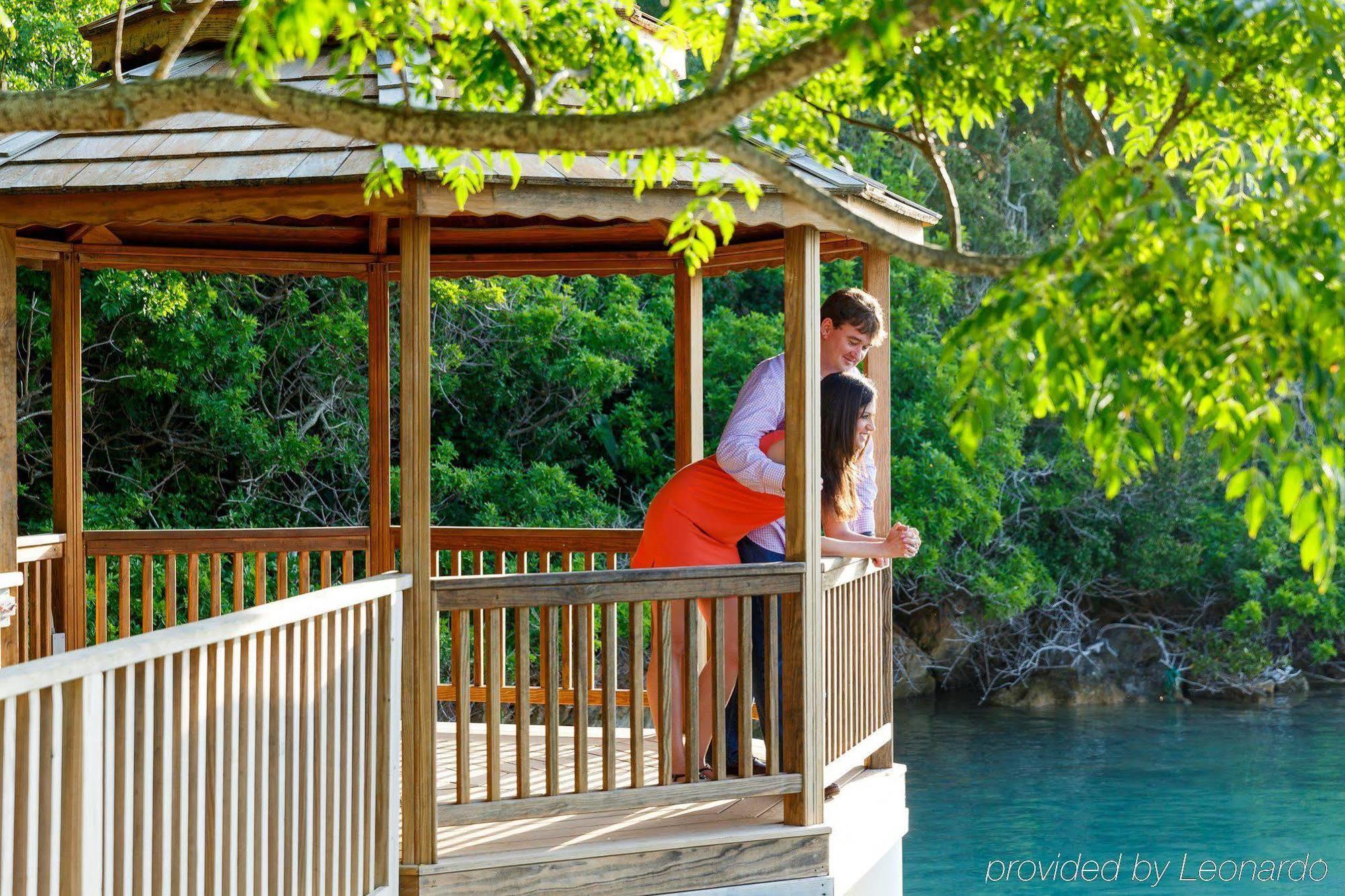 Grotto Bay Beach Resort Hamilton Parish Экстерьер фото